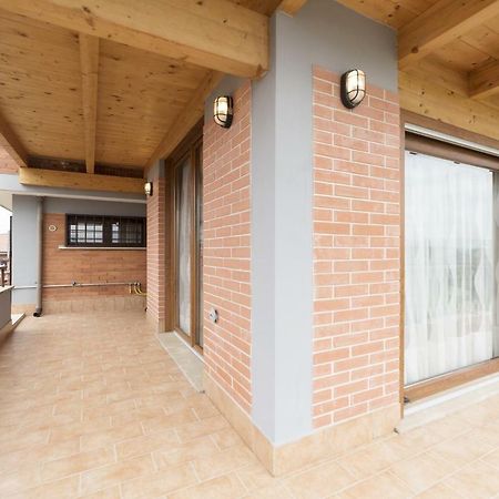 شقة Peperino Attic Flat تْشامبينو المظهر الخارجي الصورة