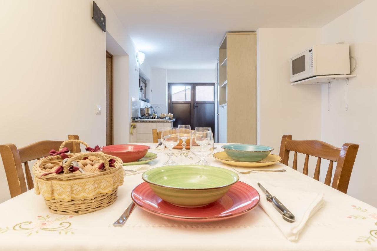 شقة Peperino Attic Flat تْشامبينو المظهر الخارجي الصورة