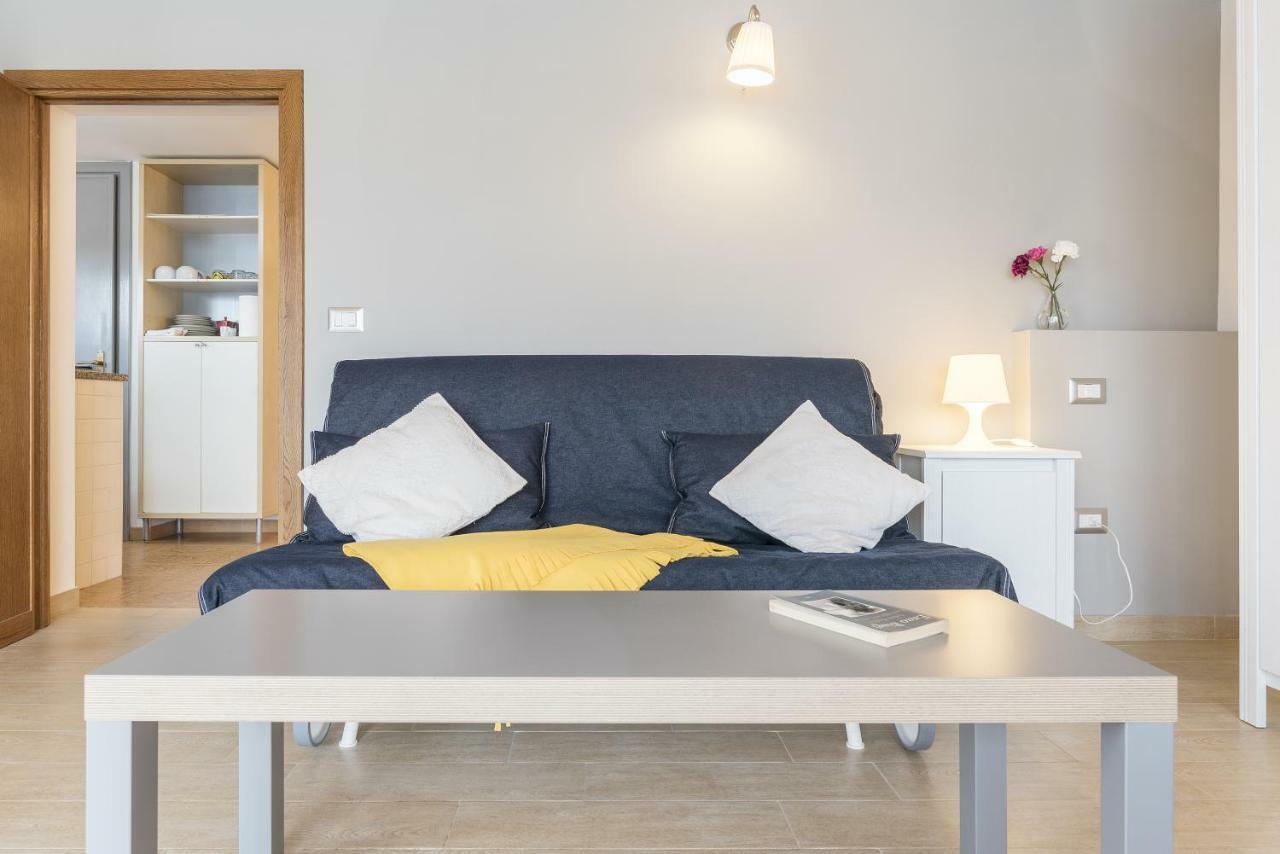 شقة Peperino Attic Flat تْشامبينو المظهر الخارجي الصورة